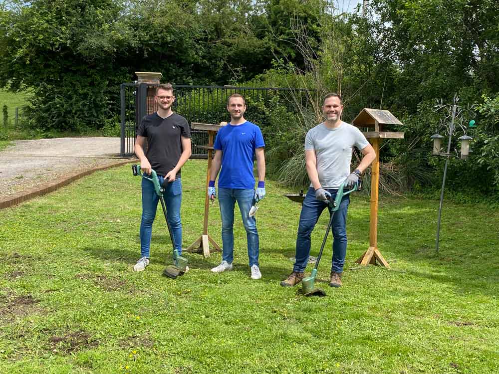 Dynavics-Team-at-CeliaCrossGreyhoundTrust-CSR