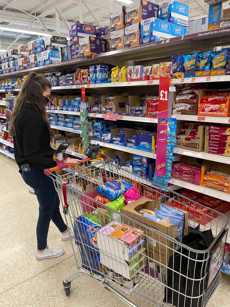 Foodbank_Woking_Shop_CSR