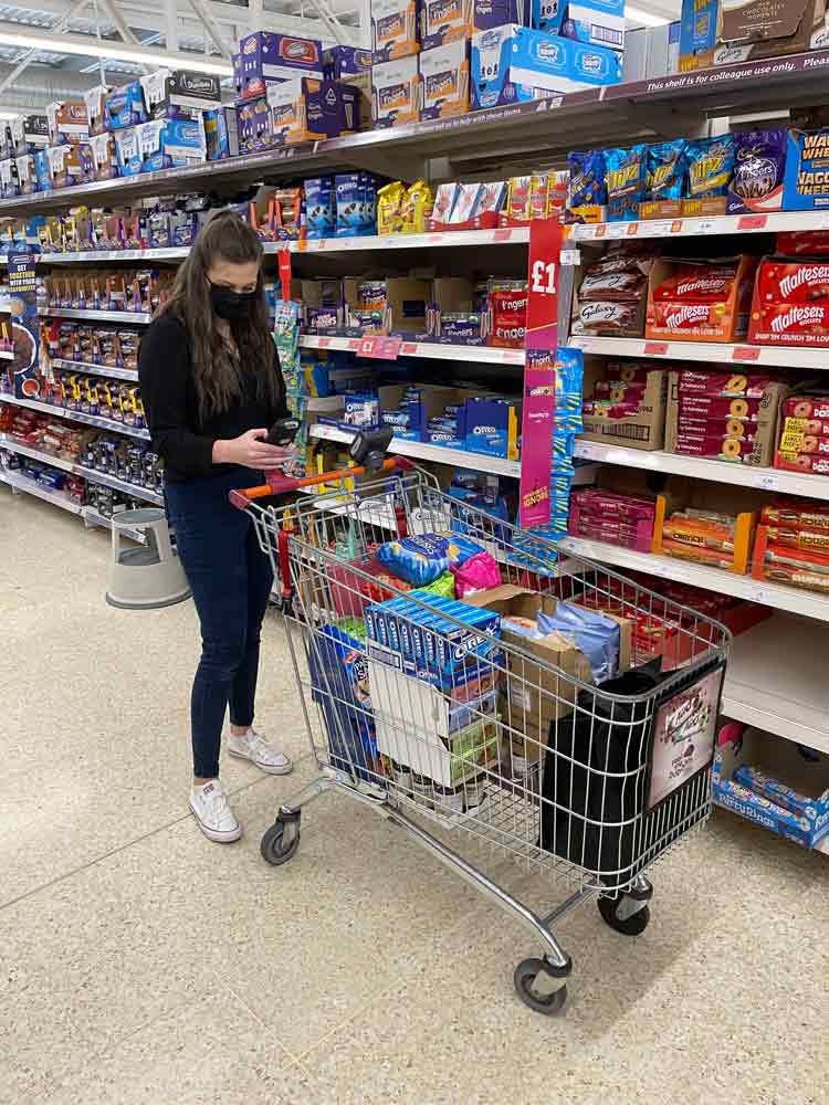 Foodbank_Woking_Shopping_1