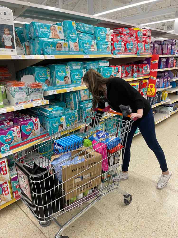 Foodbank_Woking_Shopping_2