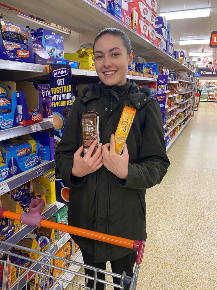 Weronika_CSR_Foodbank_Bracknell_treats